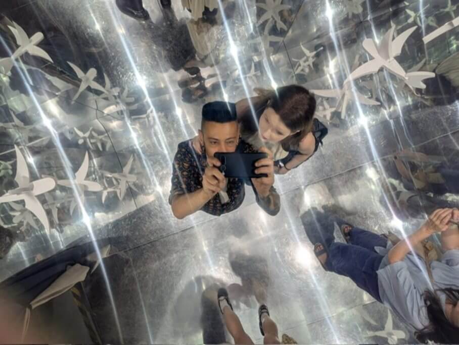 Escher mirror room